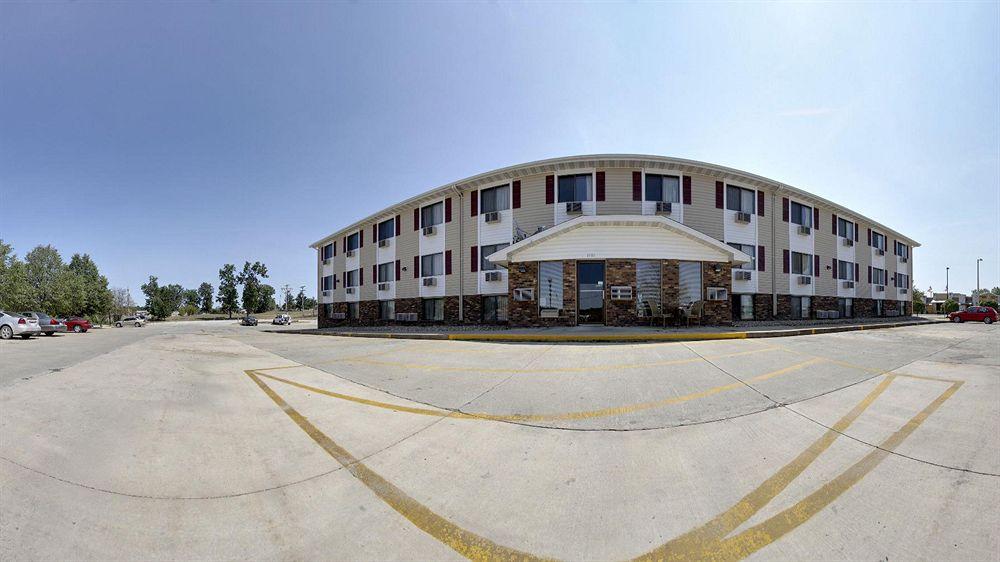 Super 8 By Wyndham Kirksville-University Area ภายนอก รูปภาพ