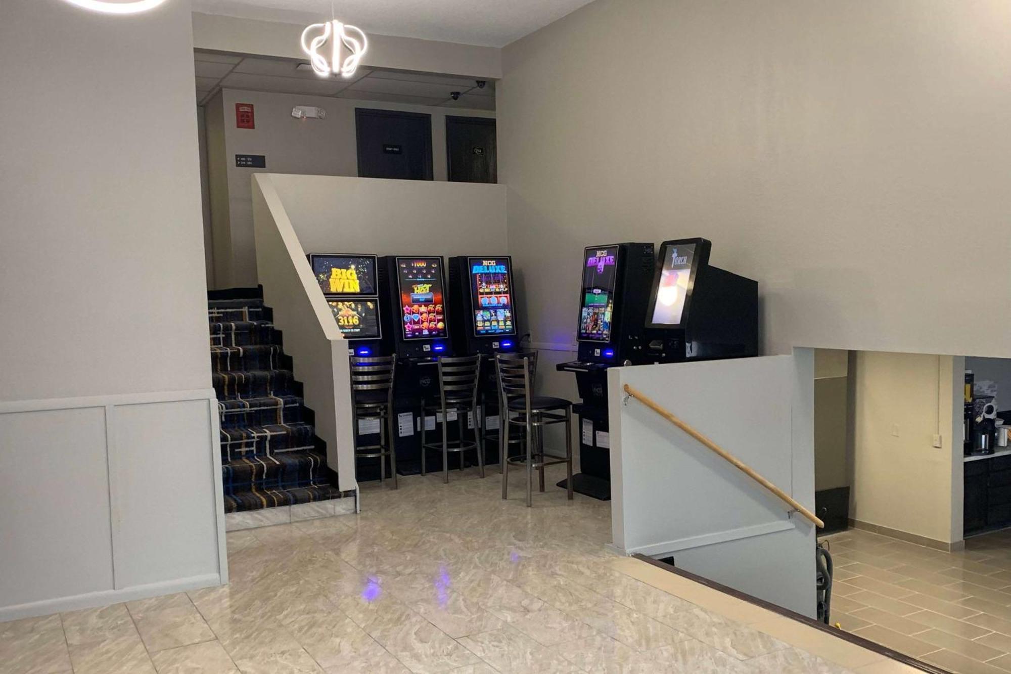 Super 8 By Wyndham Kirksville-University Area ภายนอก รูปภาพ