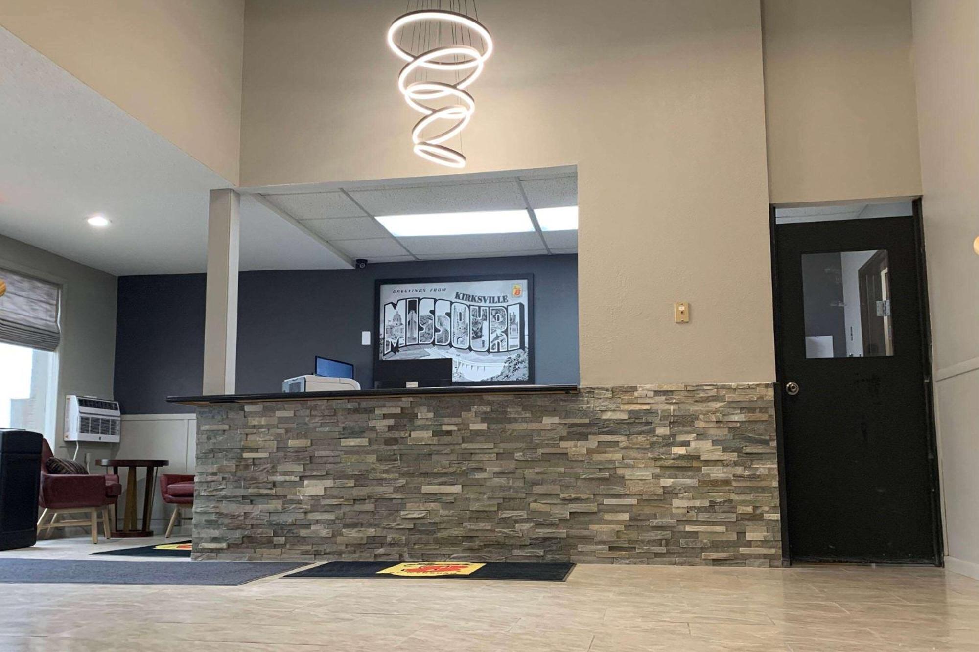 Super 8 By Wyndham Kirksville-University Area ภายนอก รูปภาพ