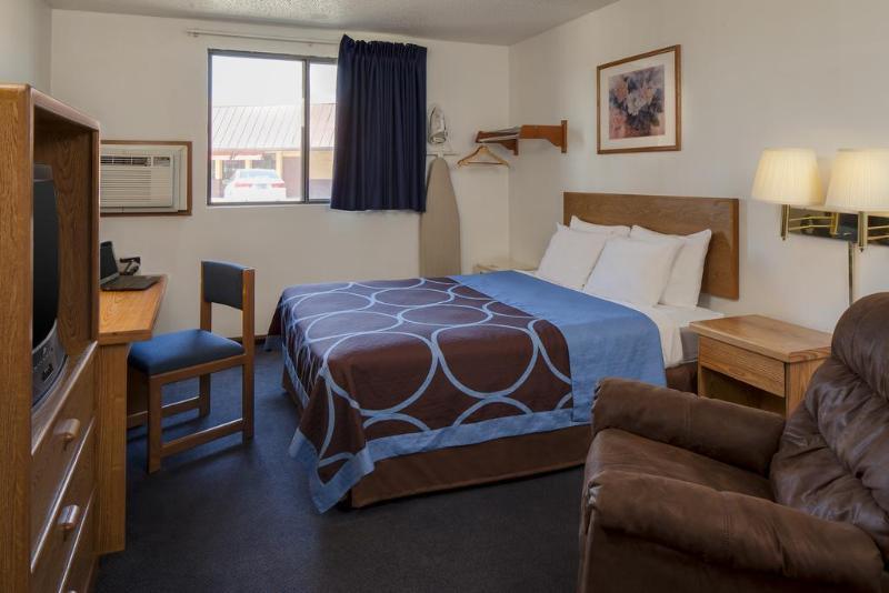Super 8 By Wyndham Kirksville-University Area ภายนอก รูปภาพ